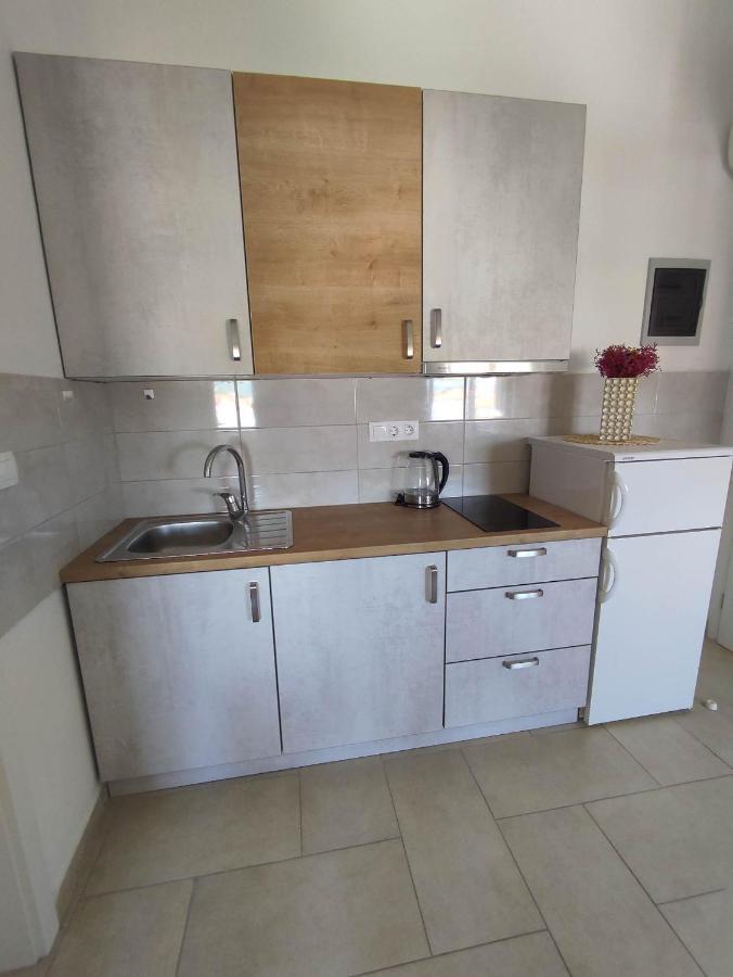 Three Lions Apartment Number 2 Pula Exterior photo